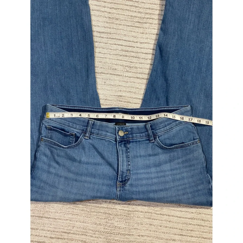 Lee Womens Flex Motion Regular‎ Fit Straight Leg Mid Rise Jeans Medium Wash 16M